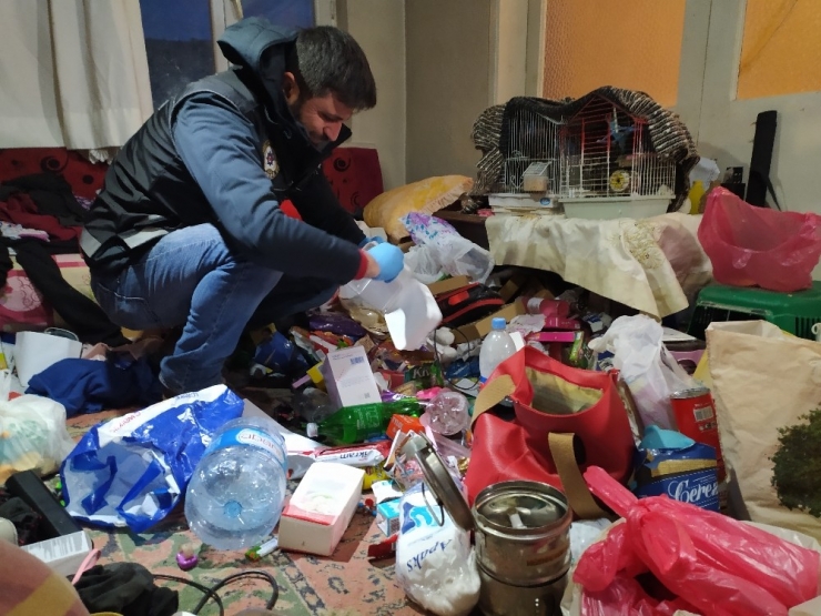 Bursa’da Şafak Baskını Yapılan Operasyonda Çöp Evde Gizlenen Uyuşturucu Yakalandı