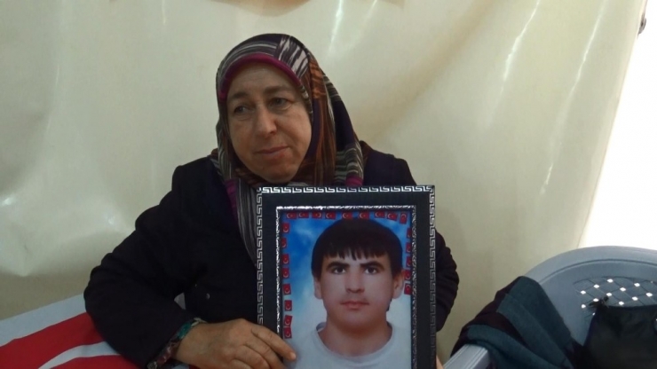 Hdp Önünde, Ailelerin Evlat Nöbeti 128’nci Gününde