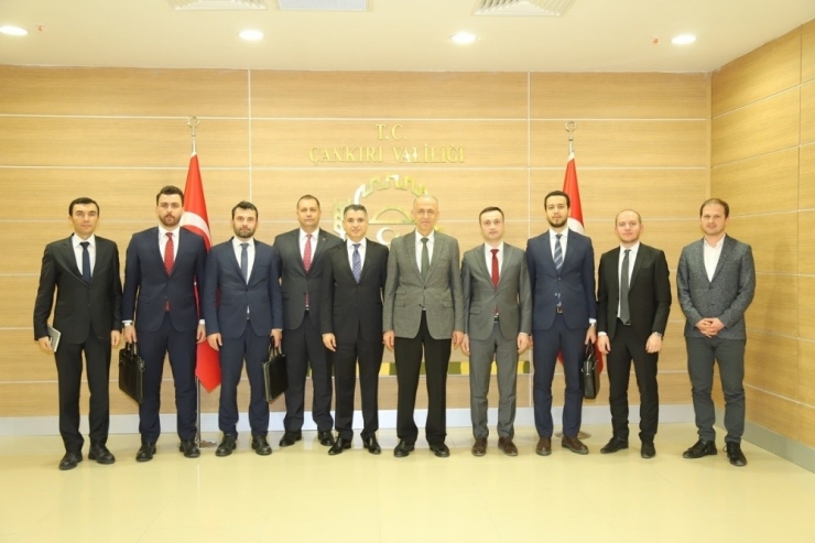 Cumhurbaşkanlığı Yatırım Ofisi Daire Başkanı Parmaksız Vali Aktaş’ı Ziyaret Etti