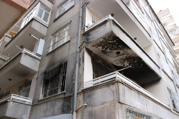 1 Yaşındaki Bebeğine Su Vermek İçin Uyandı, Alevlerden Canlarını Son Anda Kurtardı