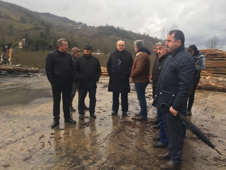 Kereste Atölyesinde Yangın Çıktı