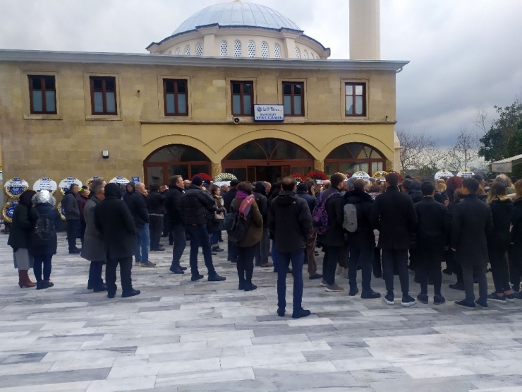 Ünlü Çiftin Bıçaklanarak Öldürülen Oğlu Emre Tyler Mays Son Yolculuğuna Uğurlandı