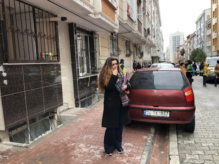 Esenyurt’ta Evine Haciz Gelen Adam Ortalığı Birbirine Kattı