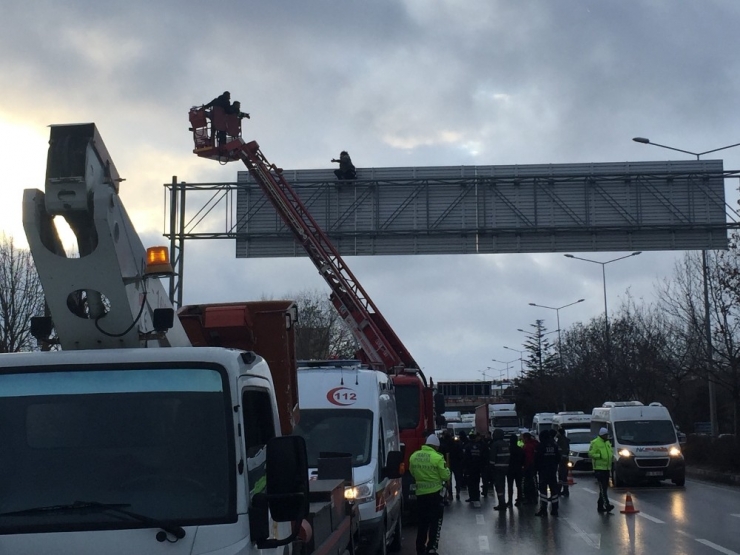 İntihar Girişiminde Bulunan Genci Kaymakam İkna Etti