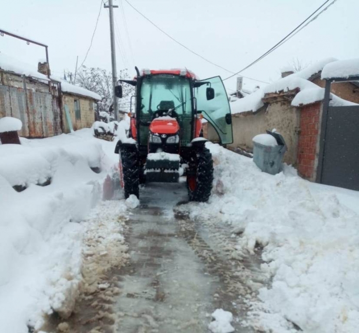 Karla Mücadelede İnönü’deki Muhtarlar Da İş Başında
