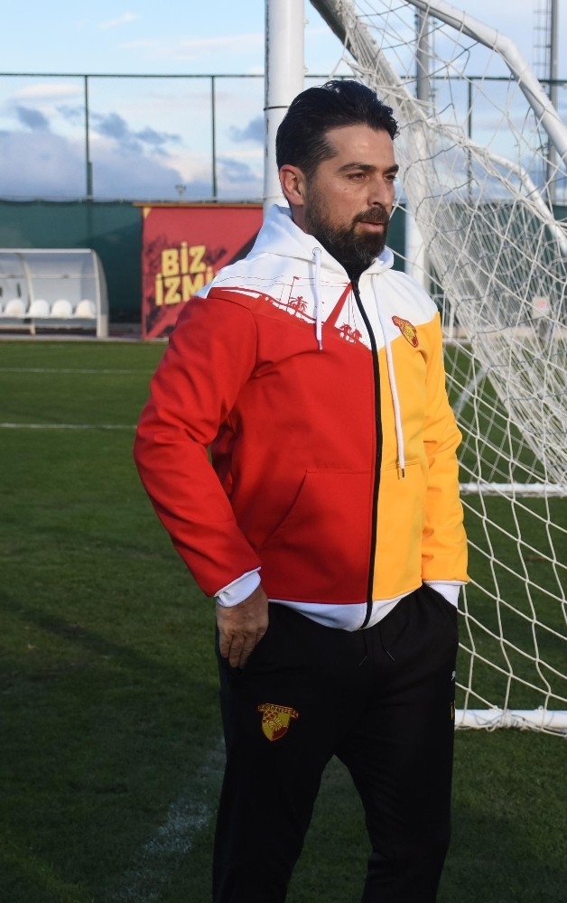 İlhan Palut: "Eren Derdiyok, Yasin Öztekin Ve Veli Çetin Antalya Kampı Kadrosunda Yer Almayacak"