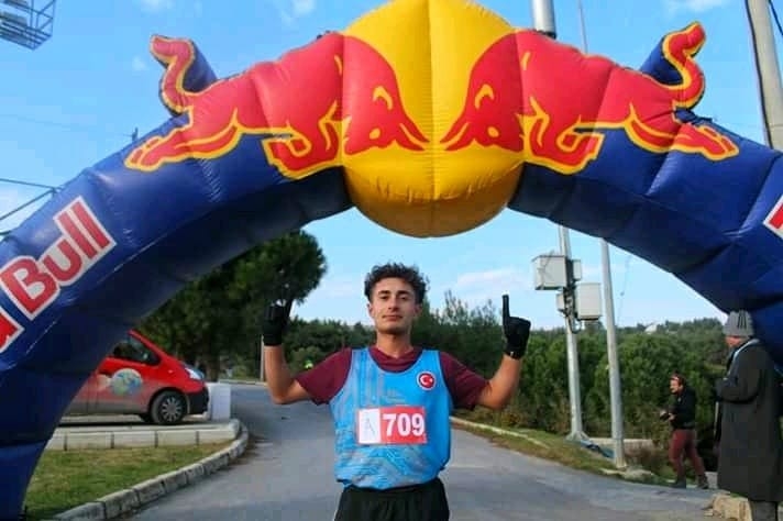 Kuşadalı Deniz, İzmir’de 1. Oldu