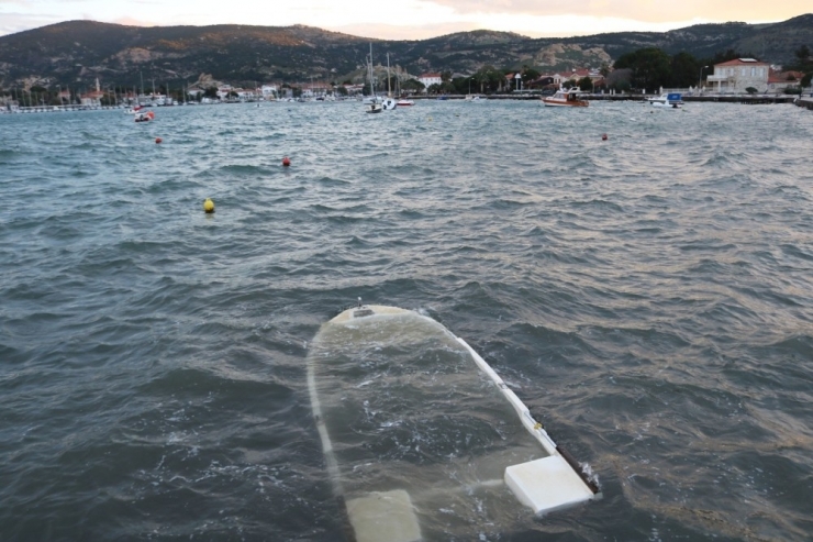 Foça’da Fırtına, Tekneleri Batırdı