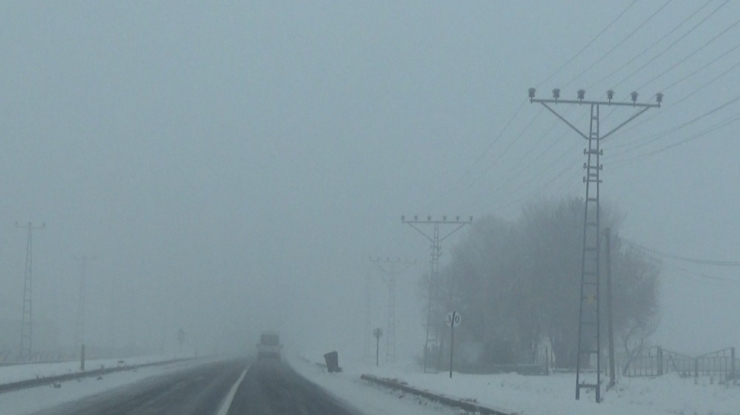 Kars’ta Sisten Bazı Uçak Seferleri İptal Oldu