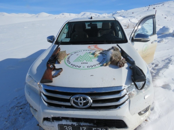 Kaçak Avlanan İki Kişi Yakalandı