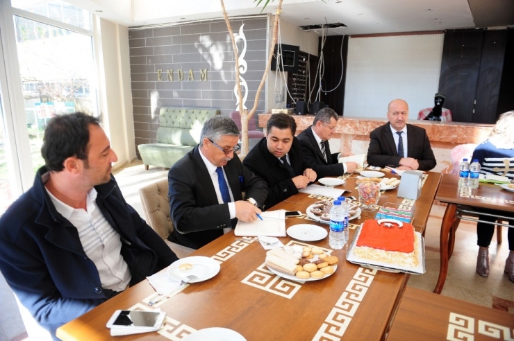 Topaloğlu, Yabancı Gelinlerle Bir Araya Geldi