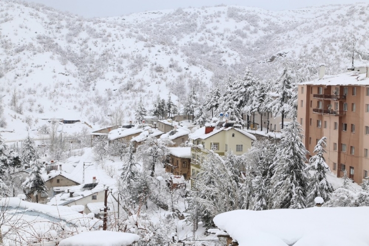 Konya’nın Yüksek Kesimlerinde Kar Etkili Oluyor