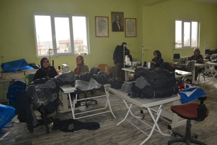 Köy Kooperatifinde 12 Kişi İstihdam Ediliyor