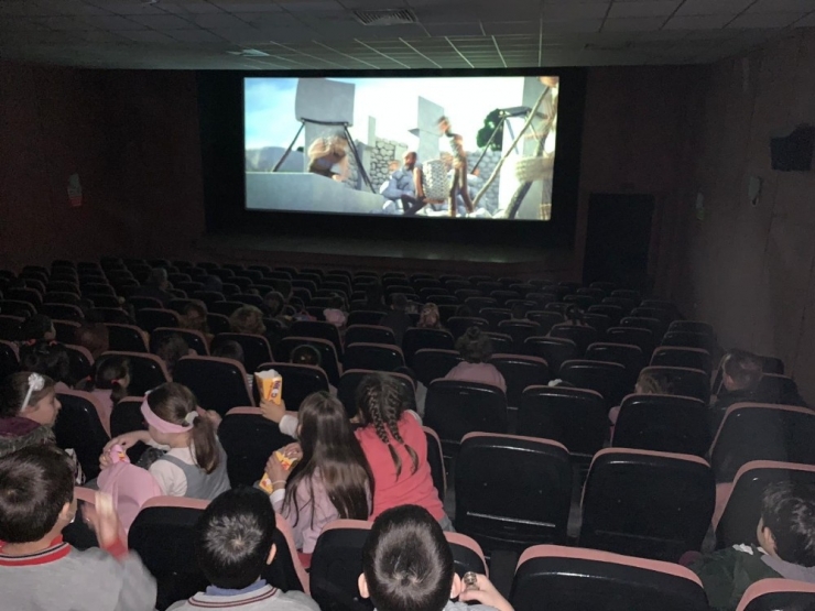 Öğrenciler Göbeklitepe’yi İzledi