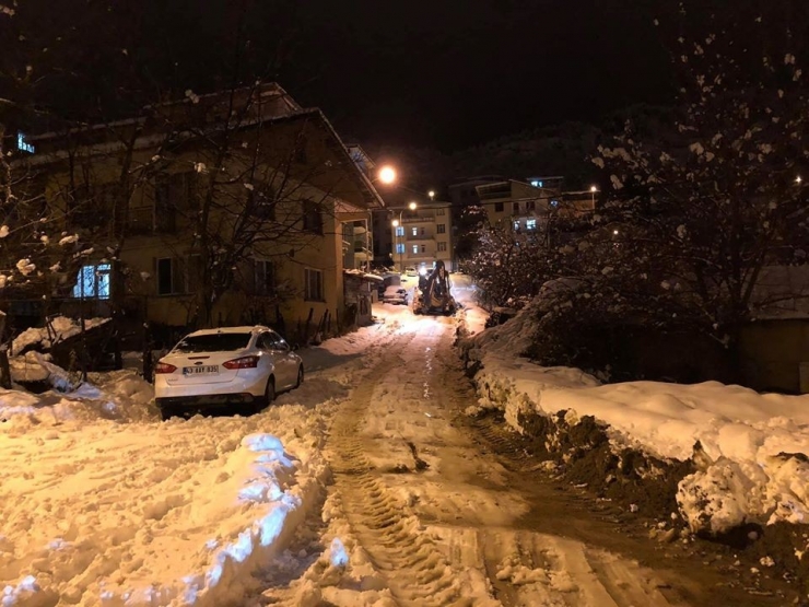 Başkan Biçer, Kar Temizleme Çalışmalarını İnceledi