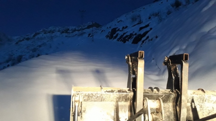 Şırnak’ta Karla Mücadele Sürüyor