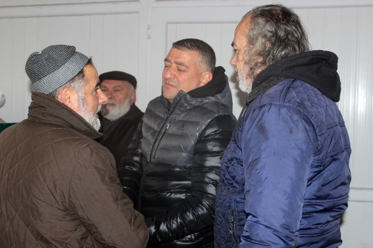 Başına Reklam Panosu Düşerek Hayatını Kaybeden Adam Son Yolculuğuna Uğurlandı