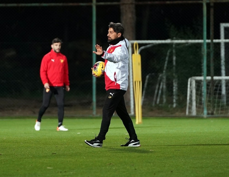 Göztepe’de Antalya Kampı Başladı