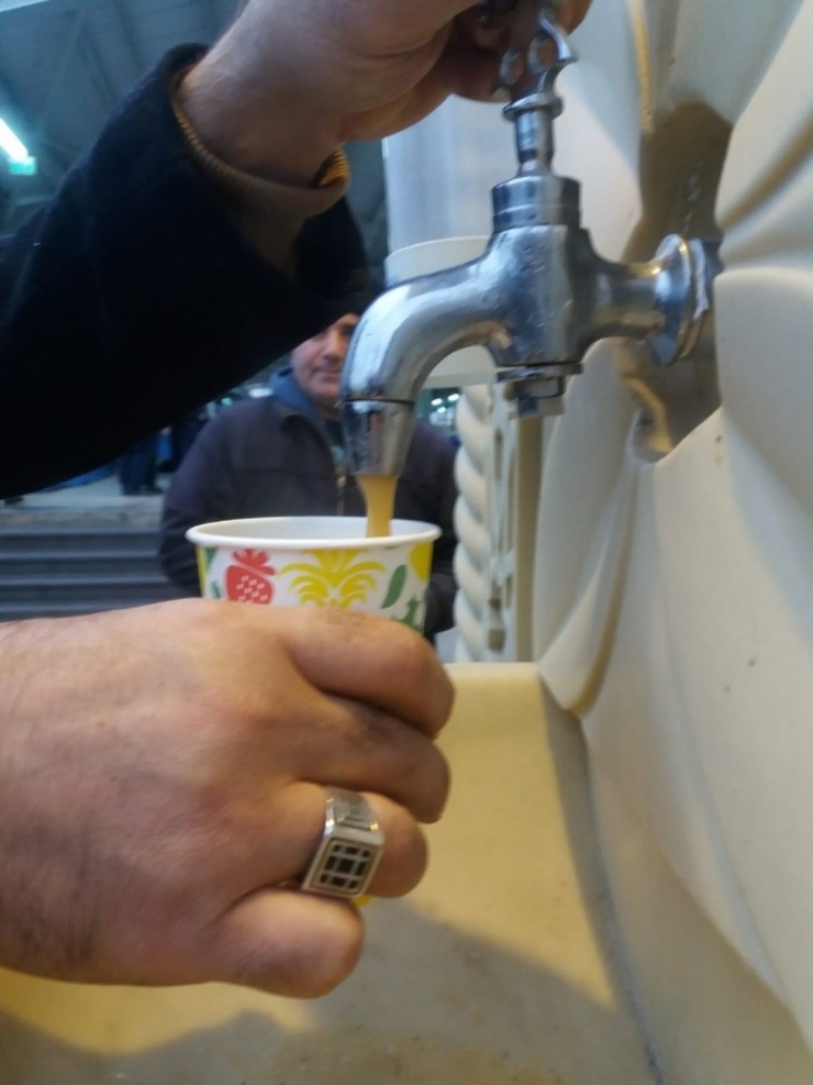 Bu Çeşmeden Çorba Akıyor