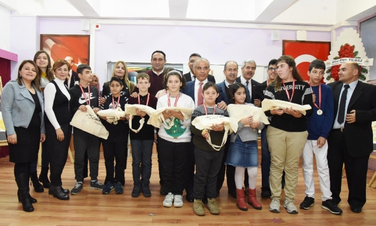 Özel Çocuklardan ’Trunçgiller’ Temalı Özel Resimler