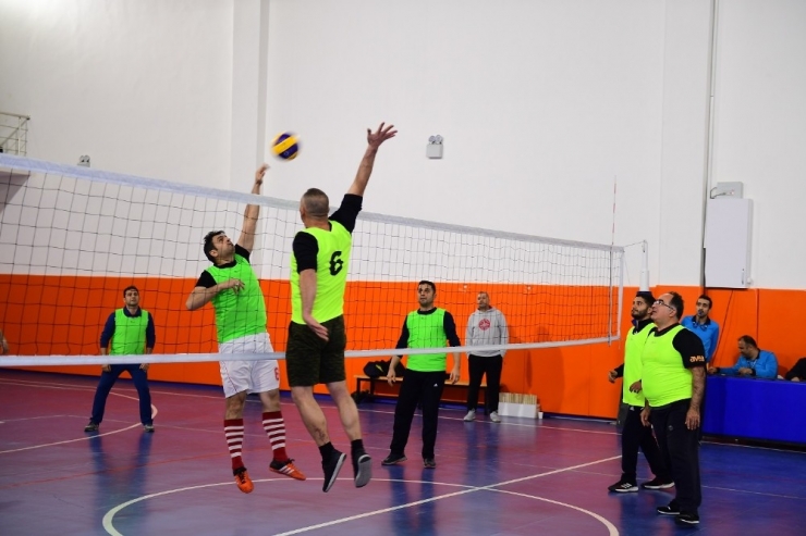 Yeşilyurt Belediyesi, ‘Birimler Arası Voleybol Turnuvası’ Düzenledi