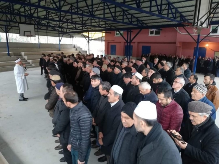 Umre Ziyaretinde Hayatını Kaybetti