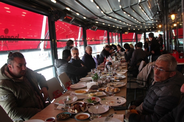 41 Burda Avm Gazetecileri Ağırladı