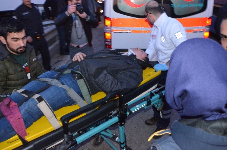 İşçileri Taşıyan Midibüs Devrildi: 30 Yaralı