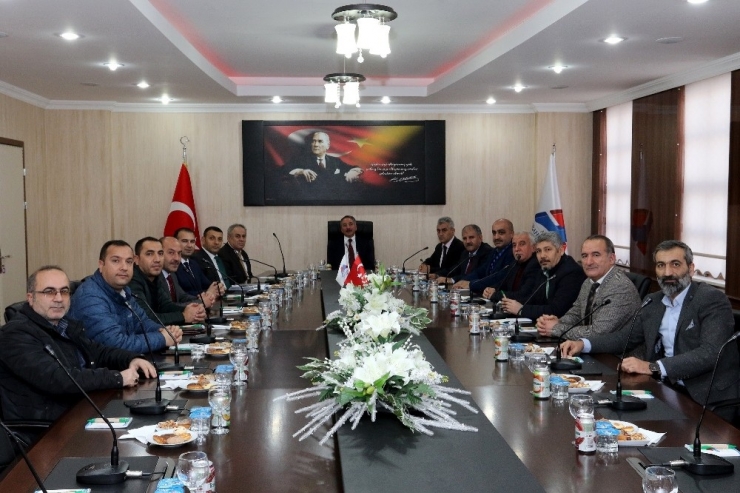 Aiçü Rektörü Prof. Dr. Karabulut, Astop Üyelerini Misafir Etti