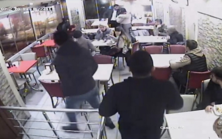 Avcılar’da Eski Sevgili Dehşeti Kamerada