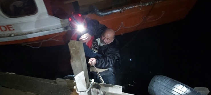 Köprüden Dereye Düşen Yaşlı Adamı İtfaiye Kurtardı