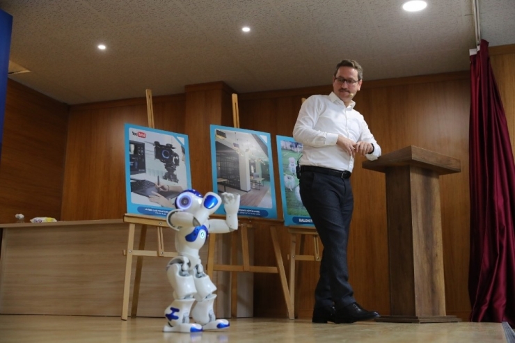 Başkan Kartoğlu’ndan Dev Kütüphane Müjdesi