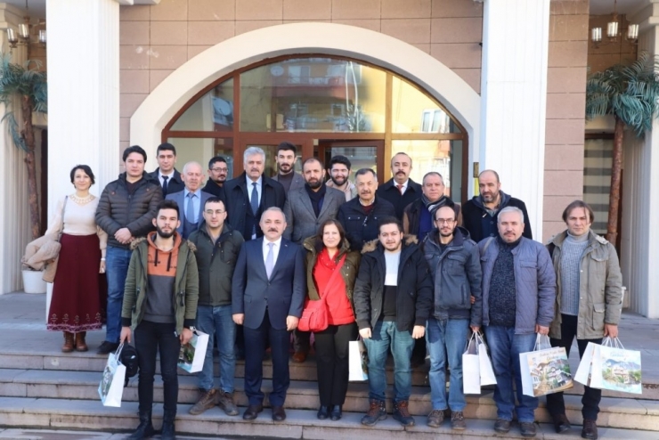 Başkan Esen 10 Ocak Çalışan Gazeteciler Gününü Kutladı