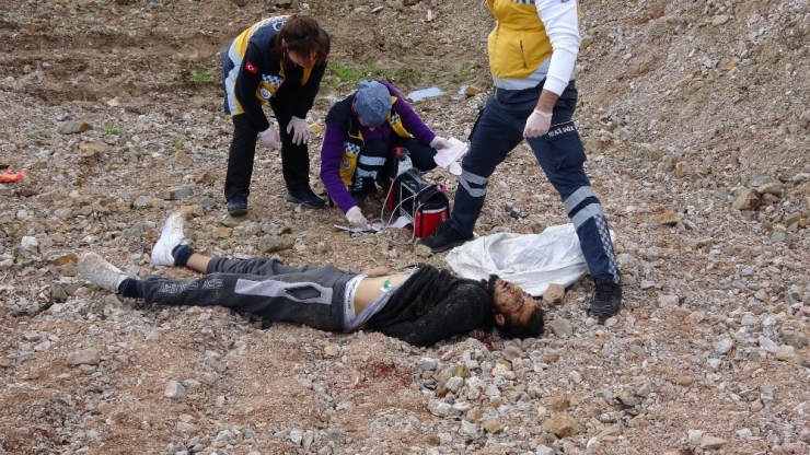 Bursa’da Ağzını Bantladıkları Şahsı Kalbinden Bıçaklayarak Öldürdüler