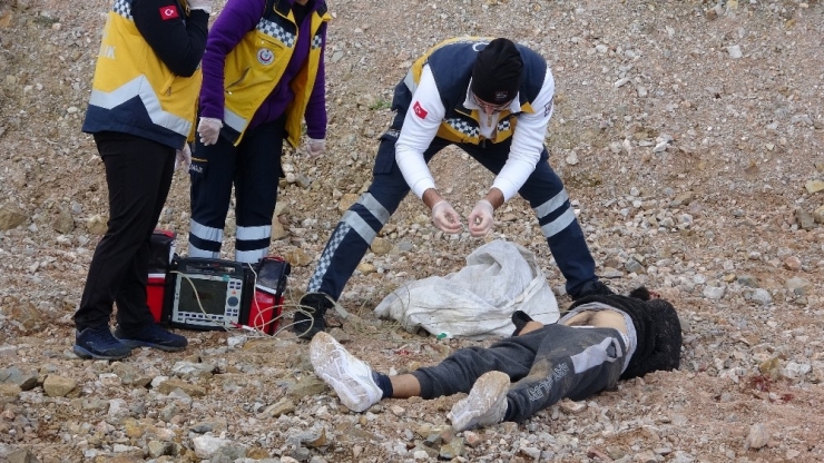 Bursa’da Ağzını Bantladıkları Şahsı Kalbinden Bıçaklayarak Öldürdüler