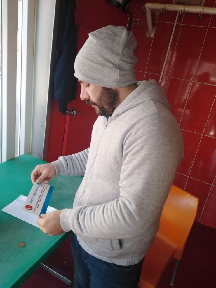 Ülkü Ocaklarından Esnafa 1 Lira Siftah Parası