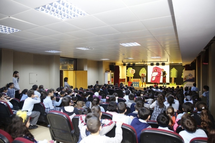 Sultangazi’de Tiyatro İle ’Sıfır Atık’ Bilinci