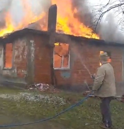 Alev Topuna Dönen Eve Hortumlu Müdahale
