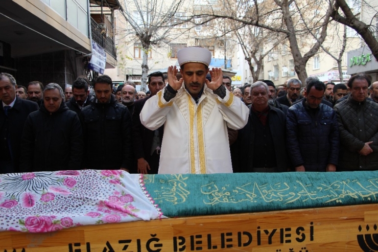 Atatürk’ün Sohbet Ettiği O Küçük Kız, 90 Yaşında Hayatını Kaybetti