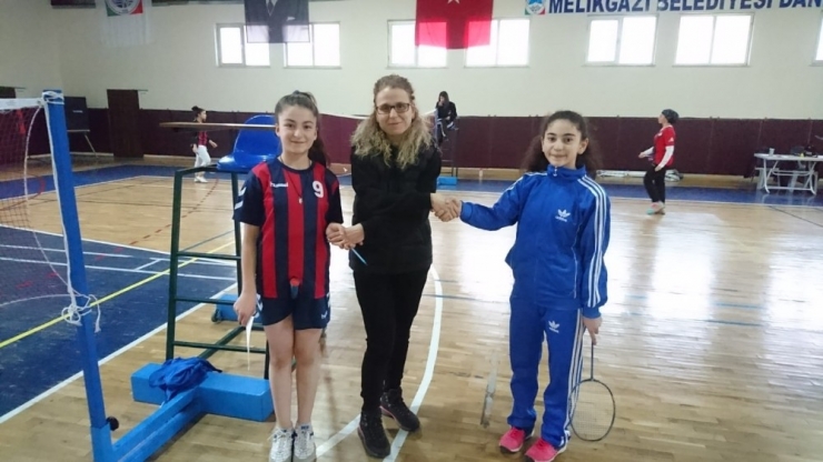 Badminton Yıldız Kadınlar İl Birinciliği Tamamlandı