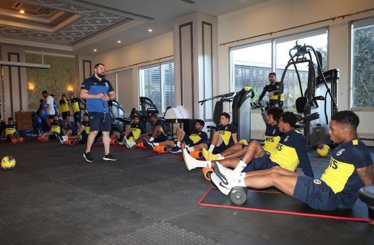 Fenerbahçe’de Simon Falette İlk Antrenmanına Çıktı