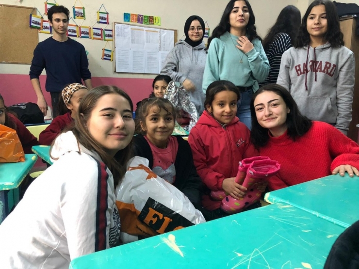 İstanbul’dan Sincik’e Kardeşlik Eli Uzandı