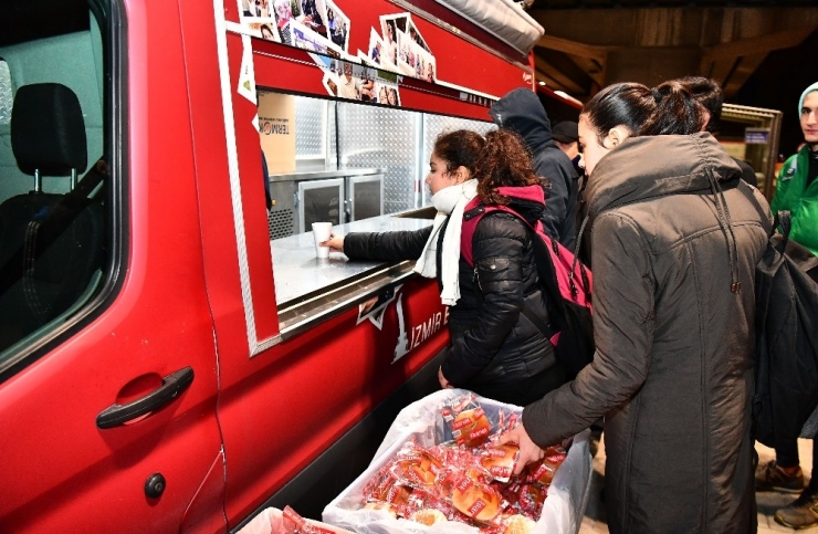 Üniversitelilere Günaydın Çorbası