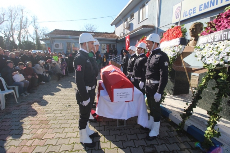 Kanserden Hayatını Kaybeden Polis Gözyaşlarıyla Uğurlandı
