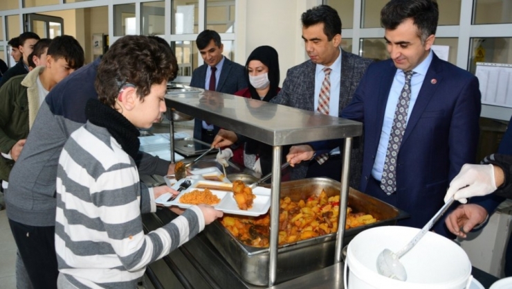 Milli Eğitim Müdüründe Okullarda İnceleme