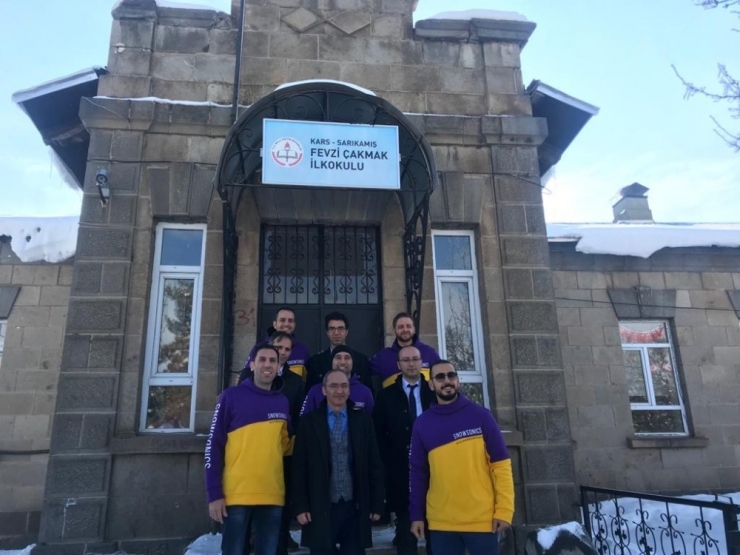 Sarıkamış’ta Kışlık Giyecek Yardımı