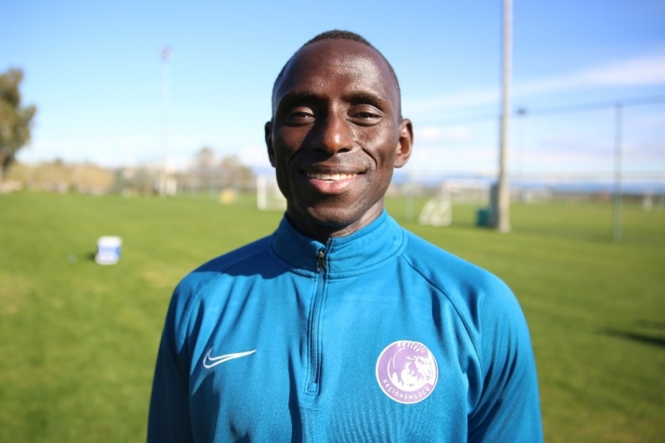 Dialiba Diabang: “İlk Yarıyı 3. Bitiren Bir Takım Neden Sezon Sonu Şampiyon Olmasın”