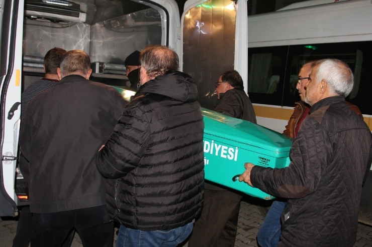 Yaşlı Kadın Evinde Ölü Bulundu