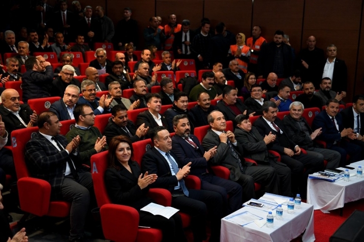 Seçer: “Mersin’e Mutlaka Yardım Eli Uzatılmalı”