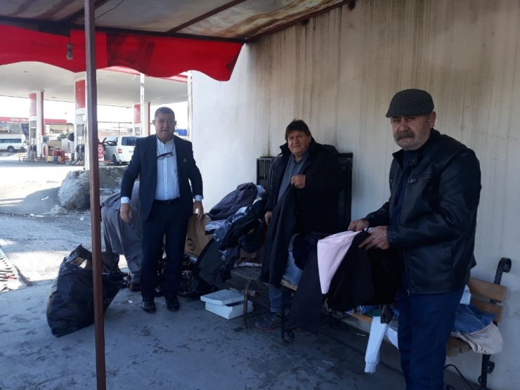 Zenginden Aldı, Fakire Verdi